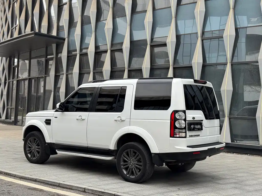 Land Rover Discovery 2016 — фото 19