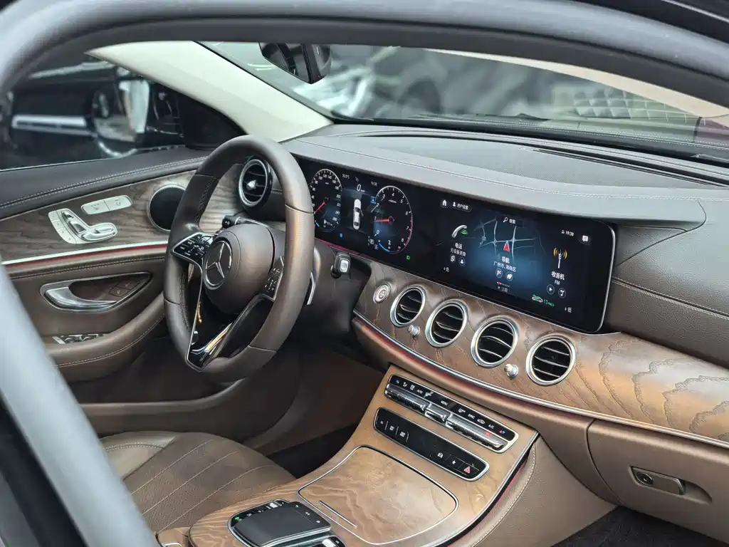 Mercedes-Benz E-Class 2021 — фото 23