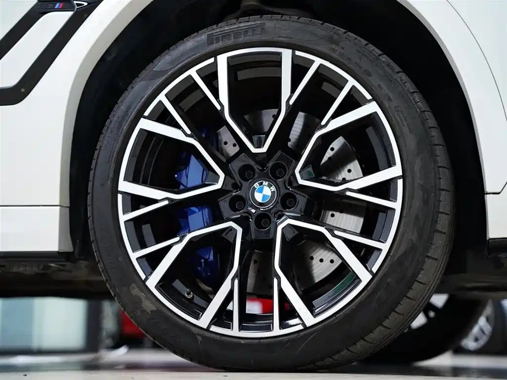 BMW X6 M 2022 — фото 48