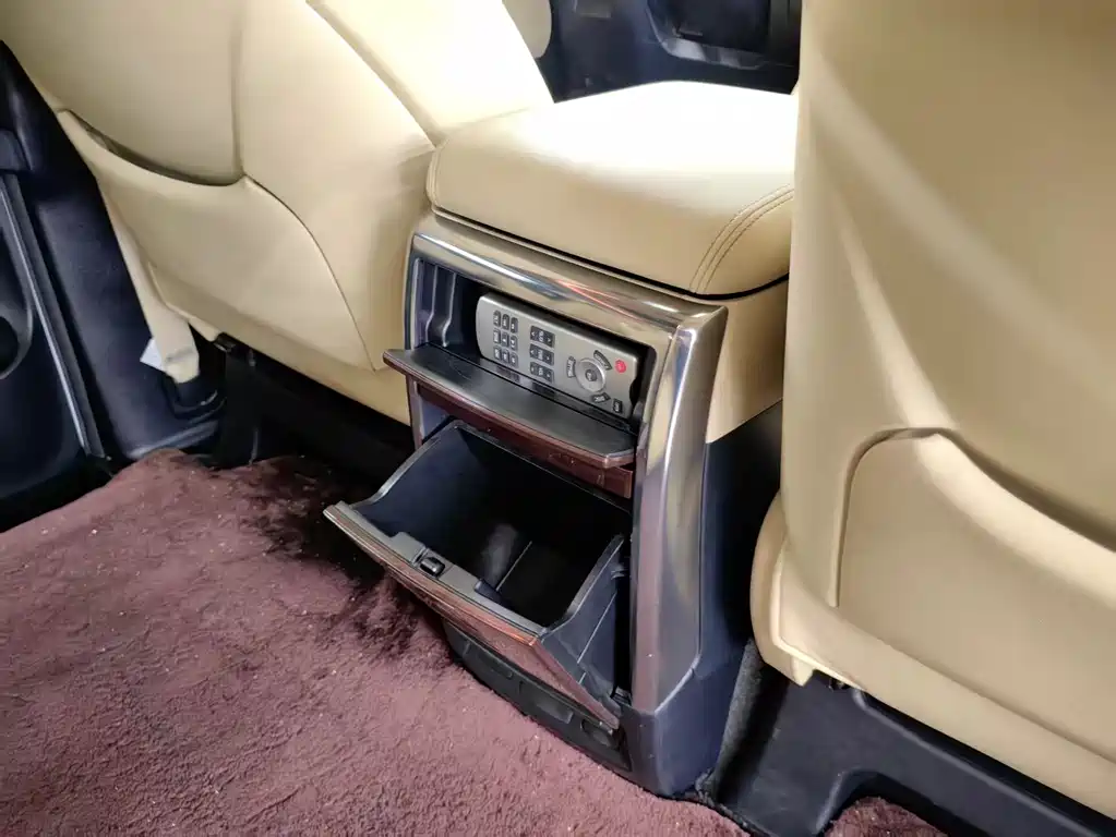 Toyota Alphard 2018 — фото 14