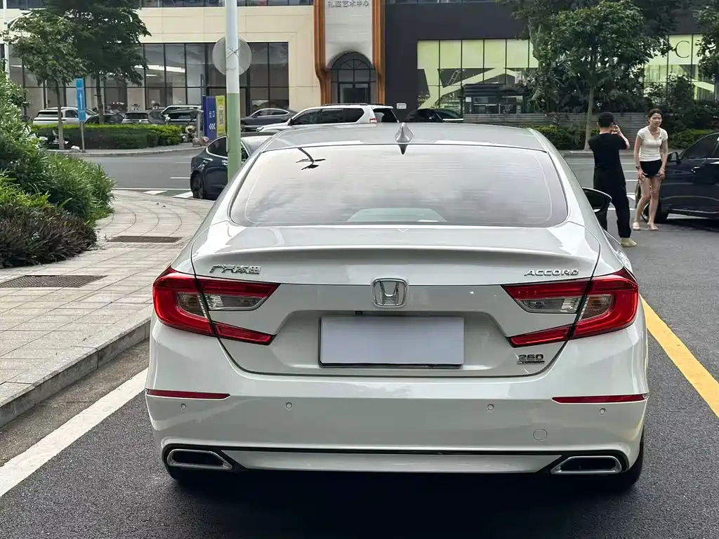Honda Accord 2020 — фото 16