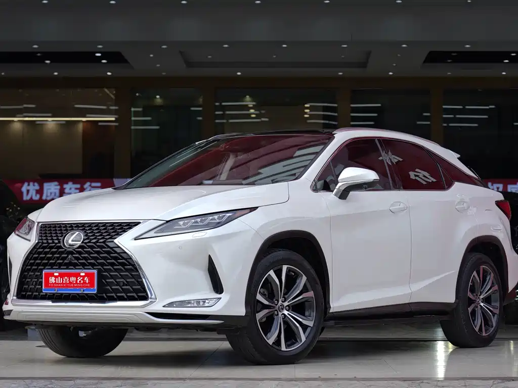 Lexus RX 2021 — фото 1