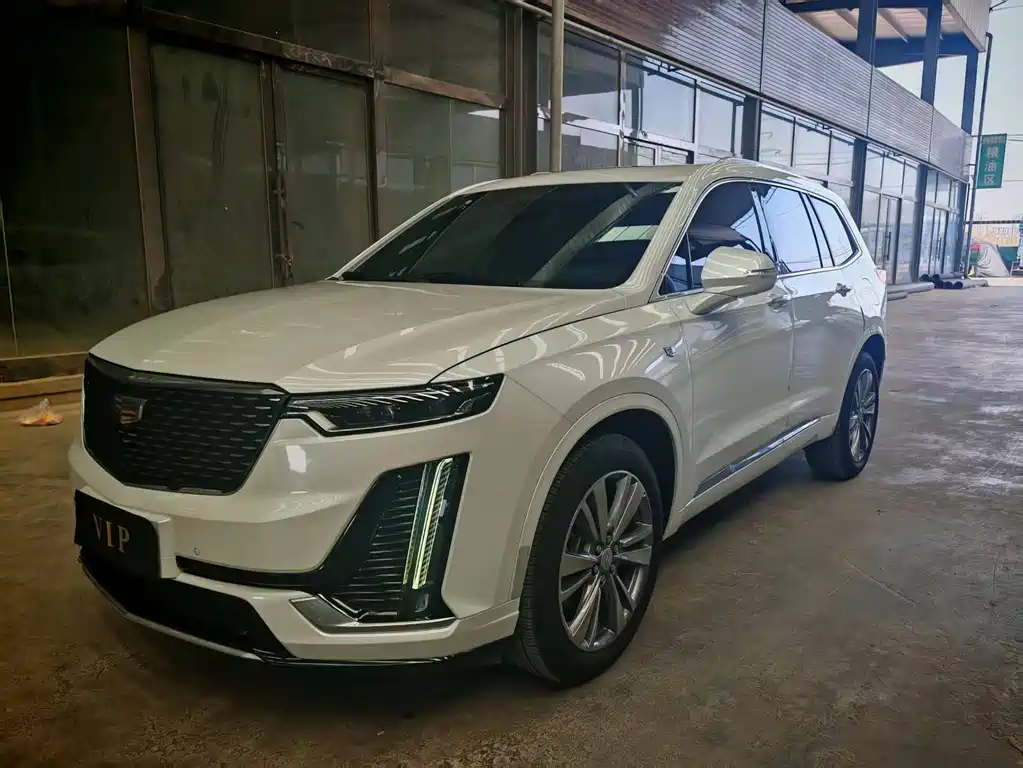 Cadillac XT6 2021 — фото 1
