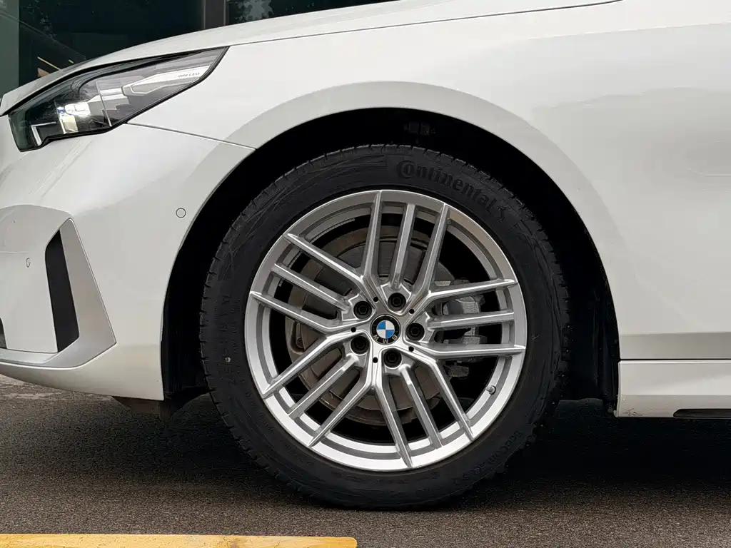BMW 5 Series 2024