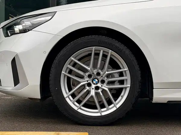 BMW 5 Series 2024