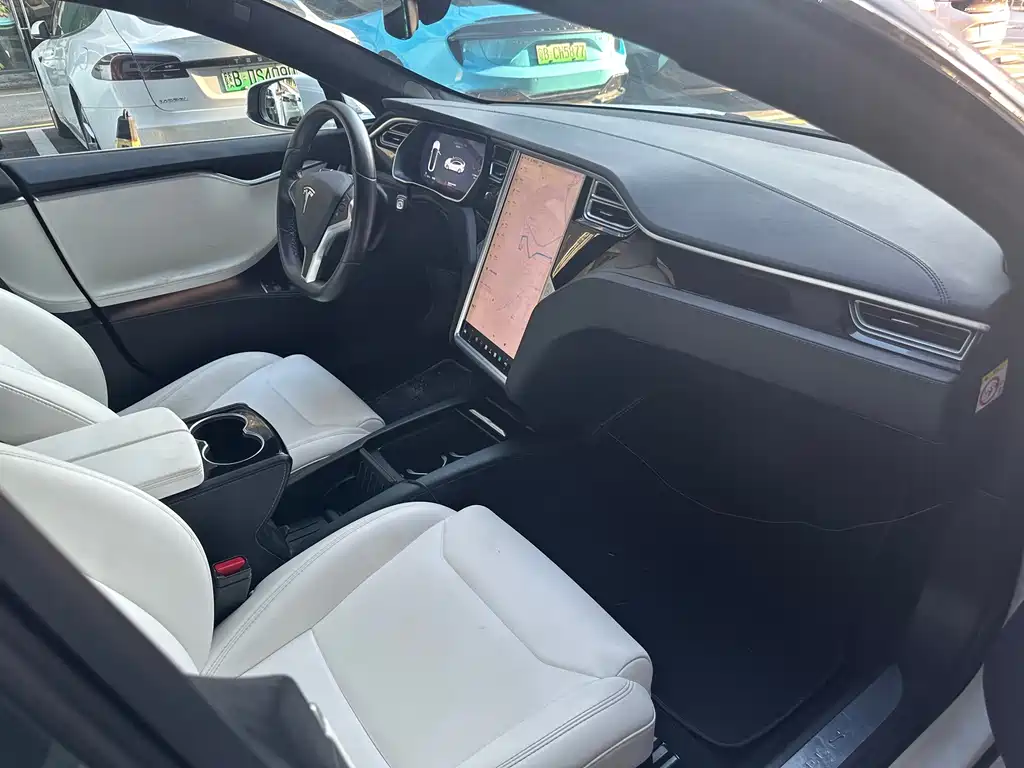 Tesla Model S 2018 — фото 5