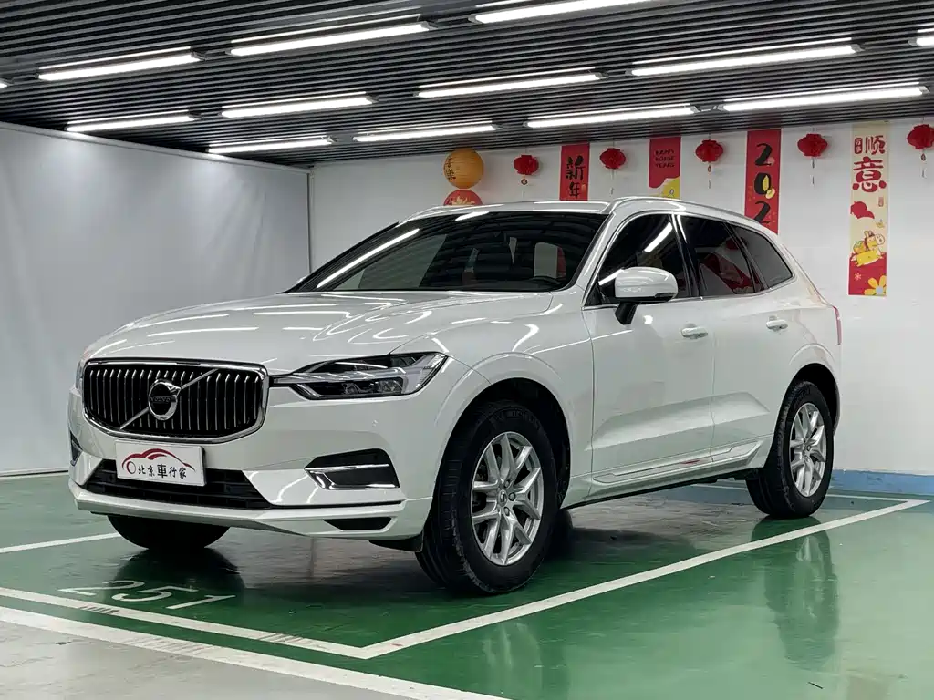 Volvo XC60 2020 — фото 1