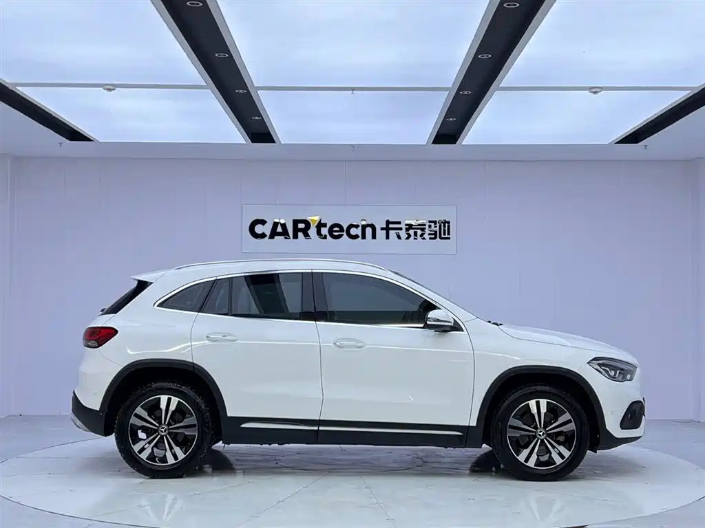 Mercedes-Benz GLA 2020