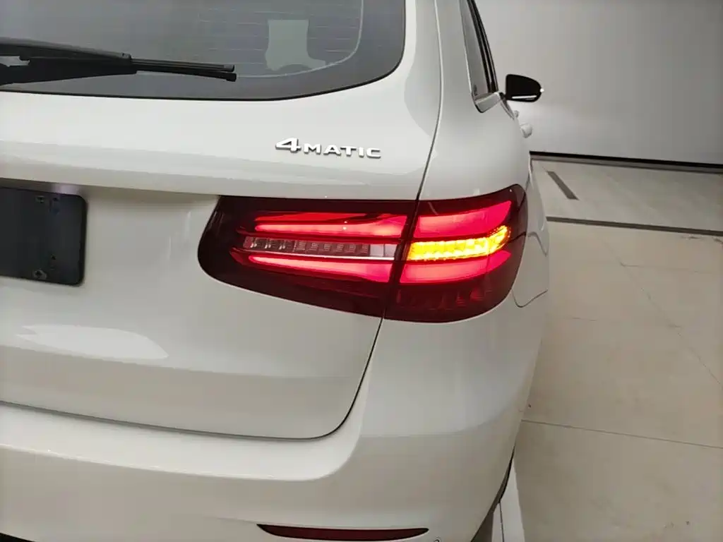 Mercedes-Benz GLC 2017 — фото 8