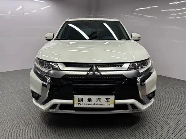 Mitsubishi Outlander 2023