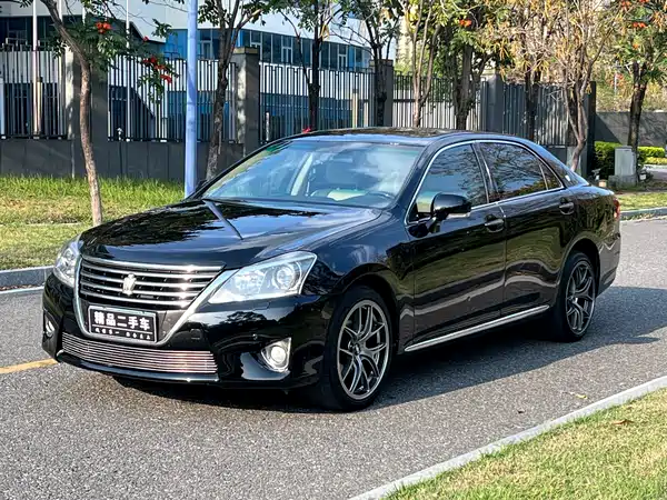 Toyota Crown 2012