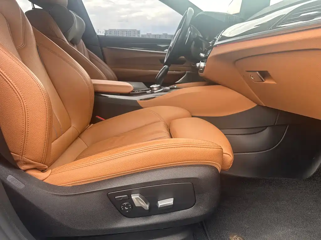 BMW 6 Series GT 2023 — фото 10