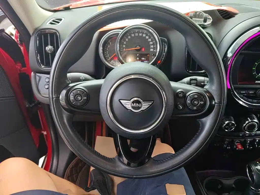 MINI Countryman 2018 — фото 11