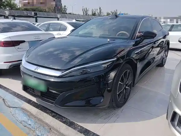 BYD Han L 2025