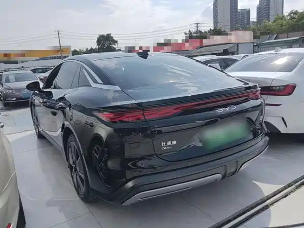 BYD Han L 2025