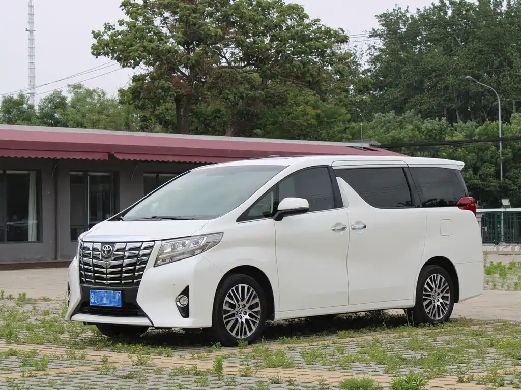 Toyota Alphard 2016 — фото 1