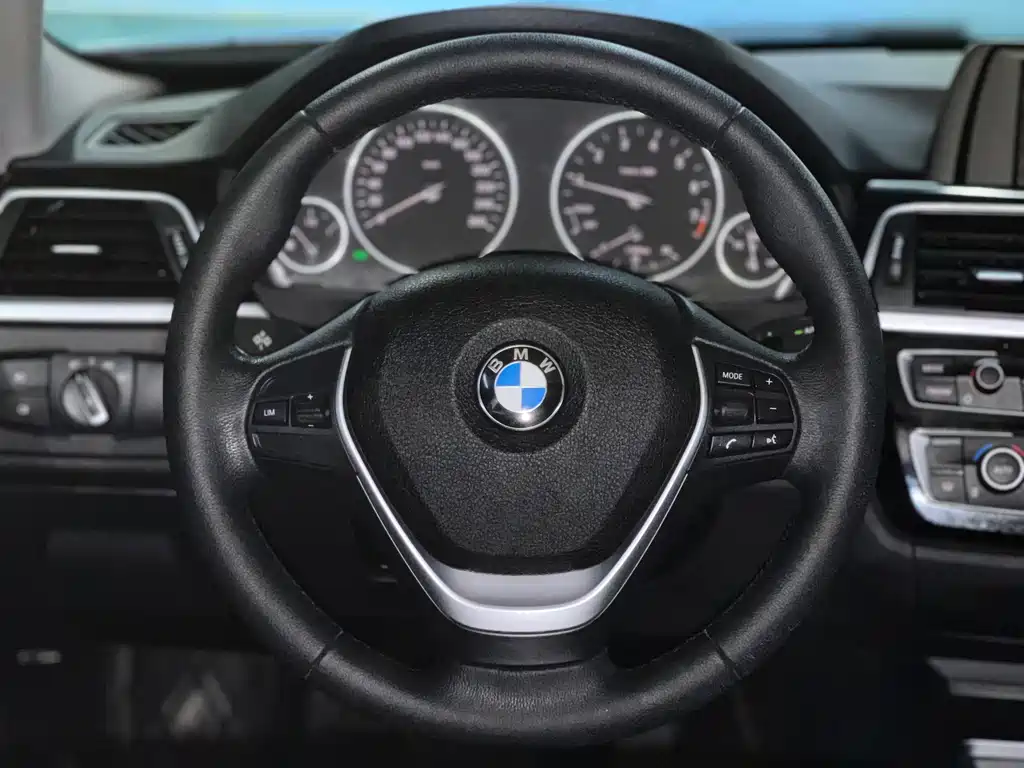 BMW 3 Series 2017 — фото 9