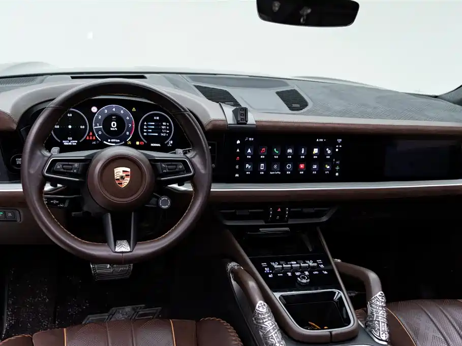 Porsche Cayenne 2023 — фото 11