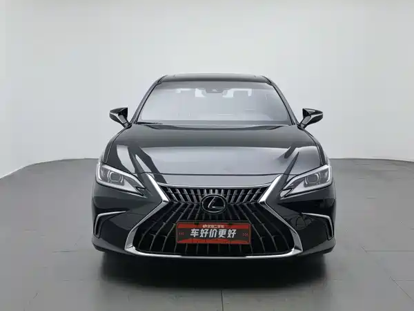 Lexus ES 2023
