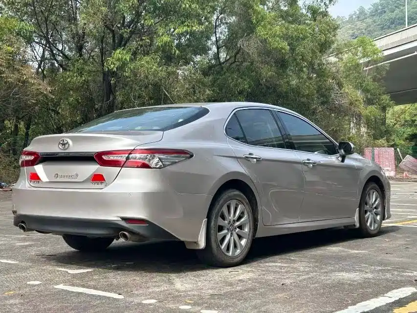 Toyota Camry 2019 — фото 8