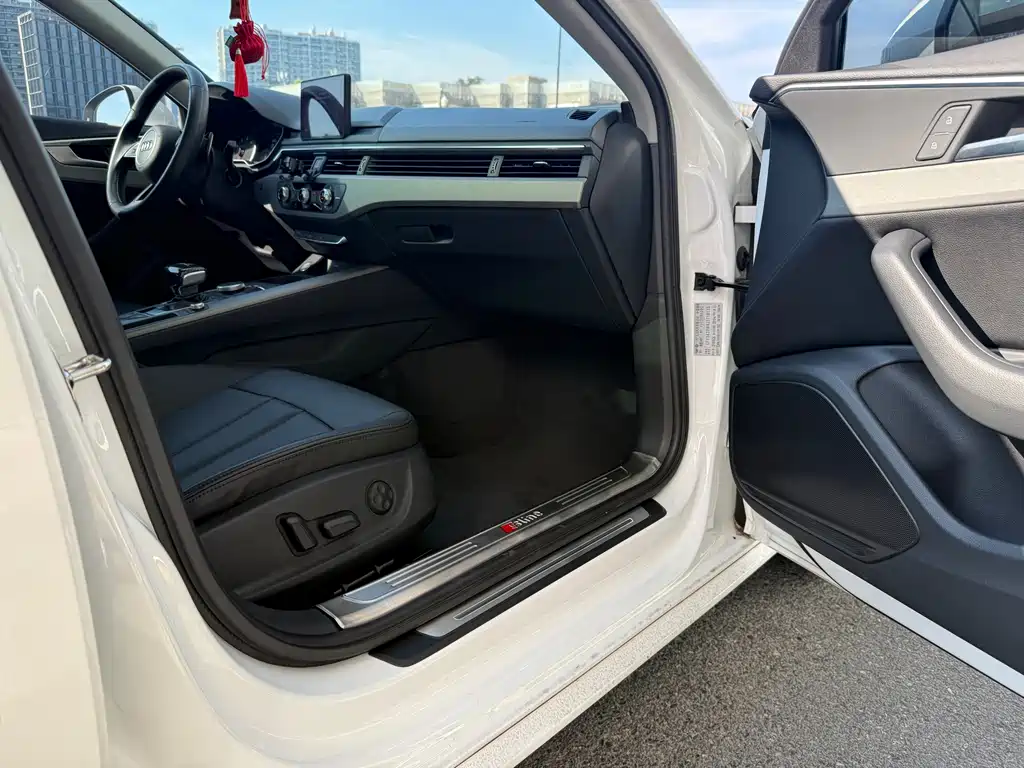 Audi A4L 2018