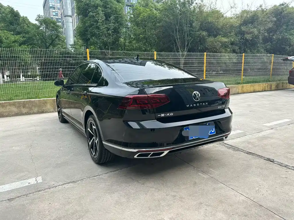 Volkswagen Magotan 2025