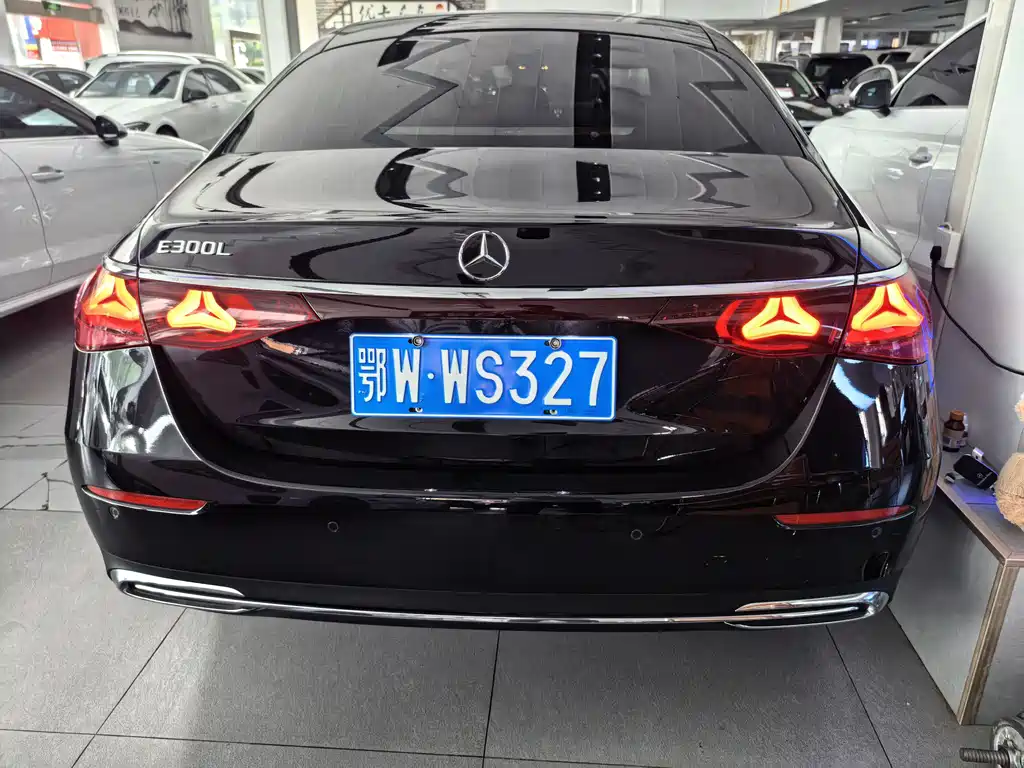 Mercedes-Benz E-Class 2024 — фото 12
