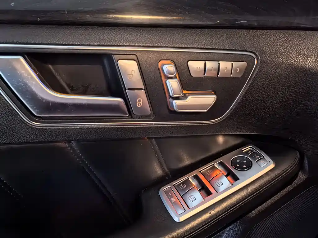 Mercedes-Benz E-Class 2013 — фото 11