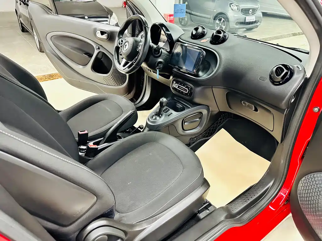 smart Fortwo 2019 — фото 21