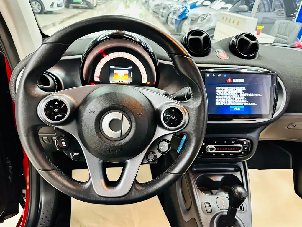 smart Fortwo 2019 — фото 36