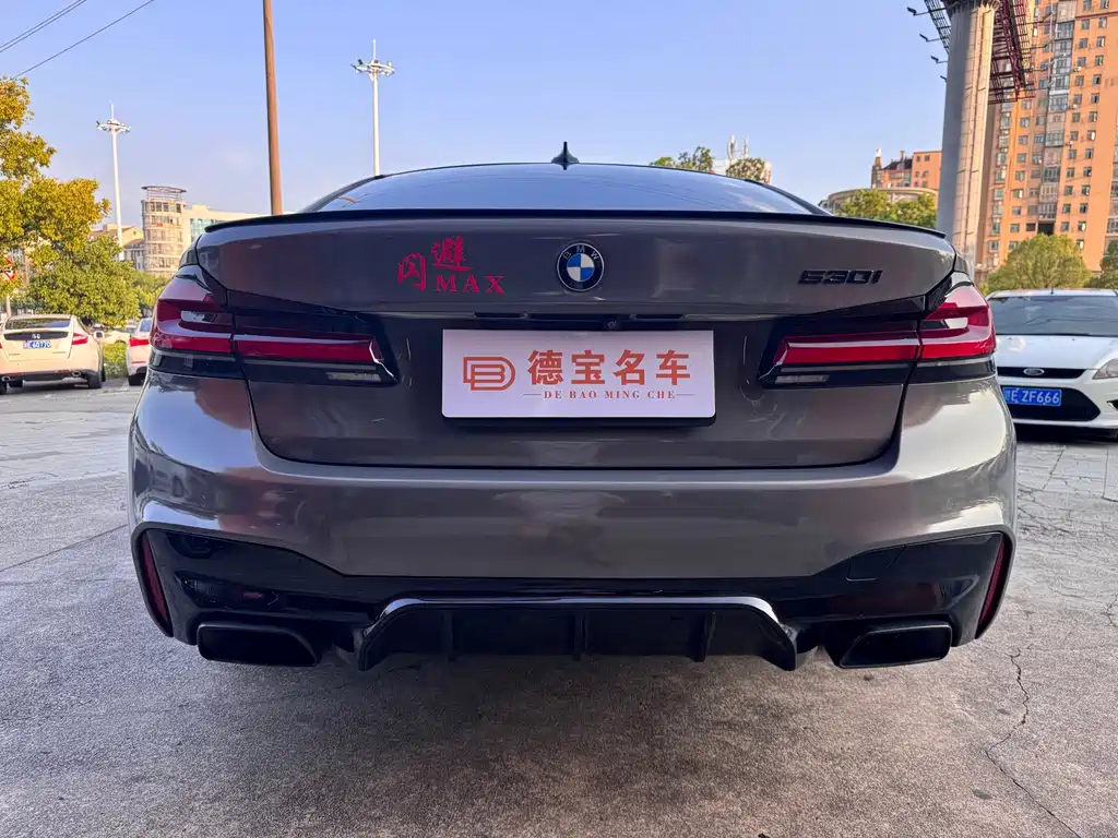 BMW 5 Series 2019 — фото 12