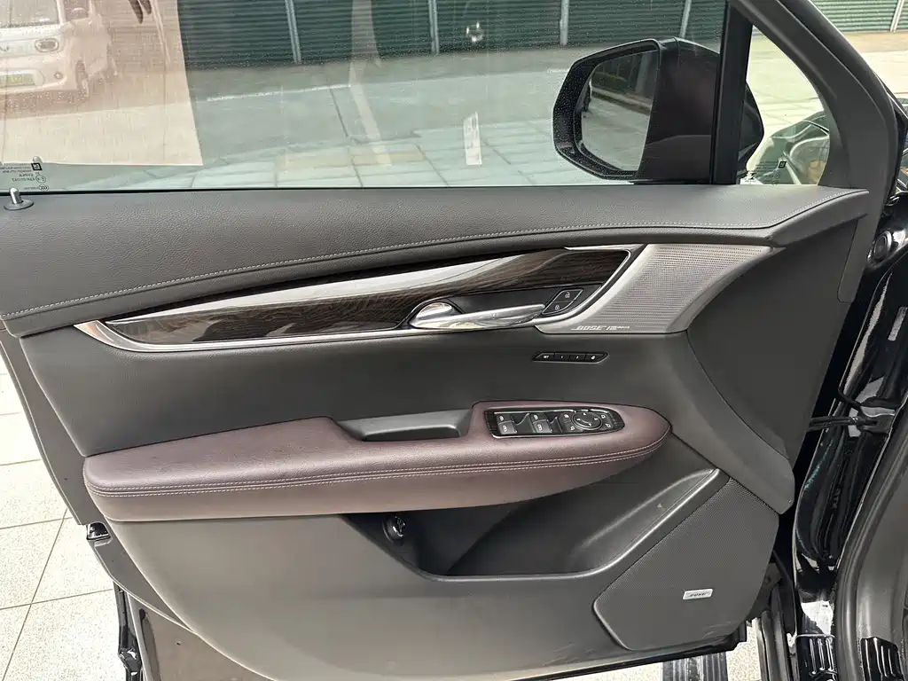 Cadillac XT6 2022 — фото 15
