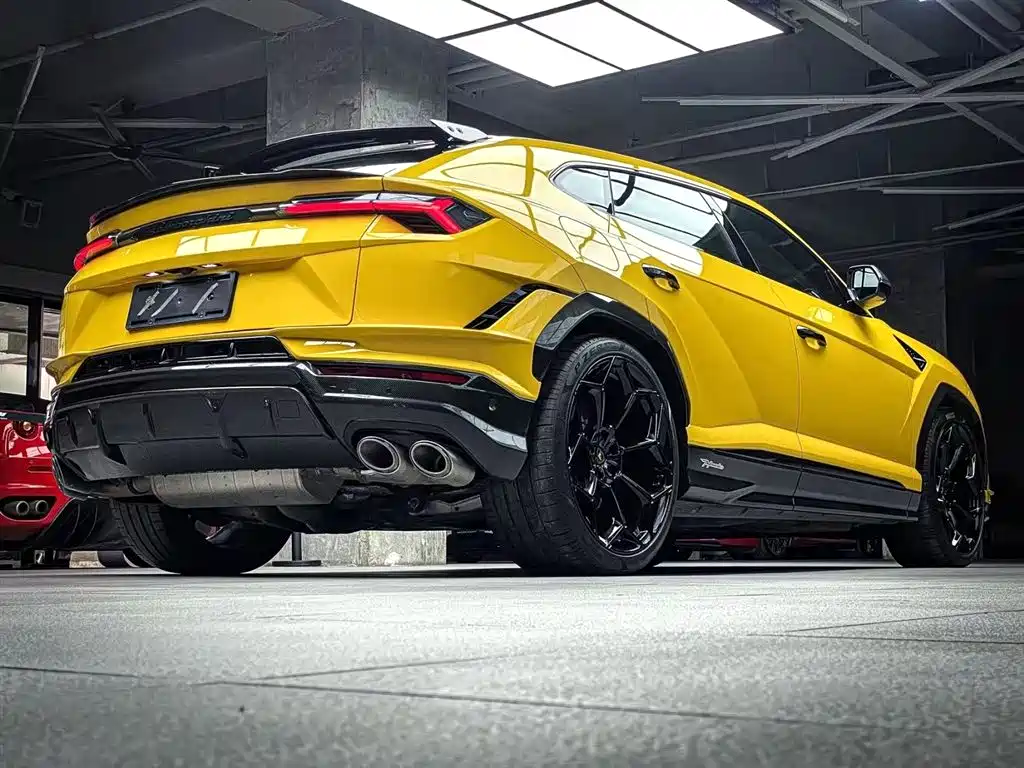 Lamborghini Urus 2023 — фото 7