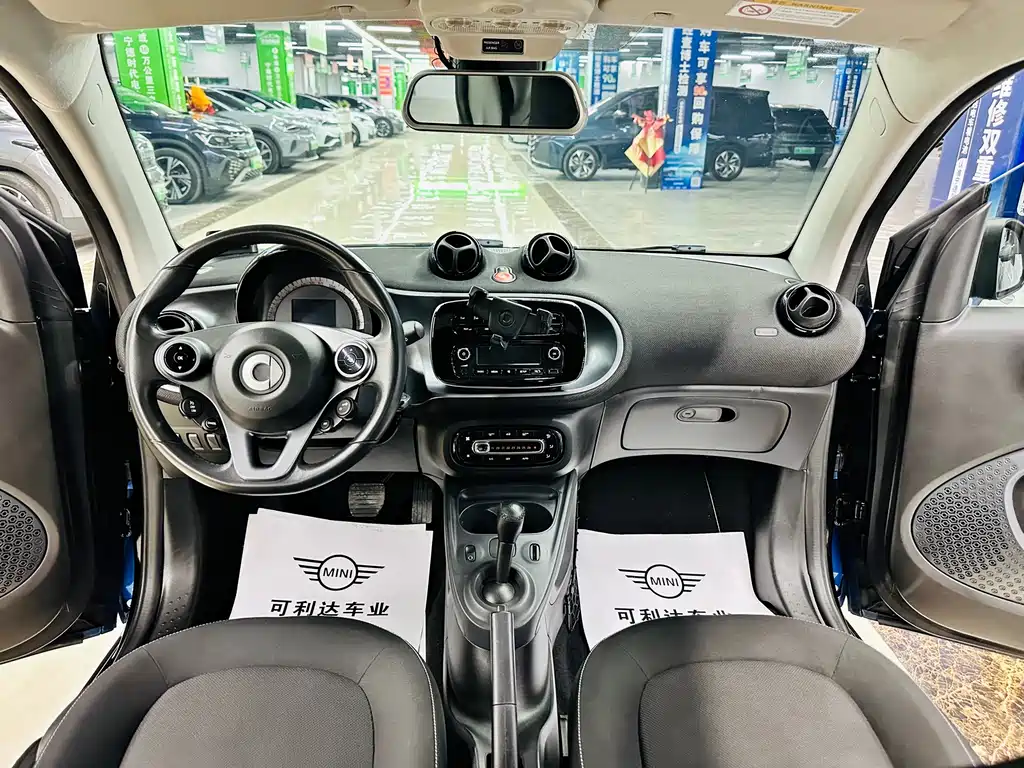 smart Fortwo 2018 — фото 26