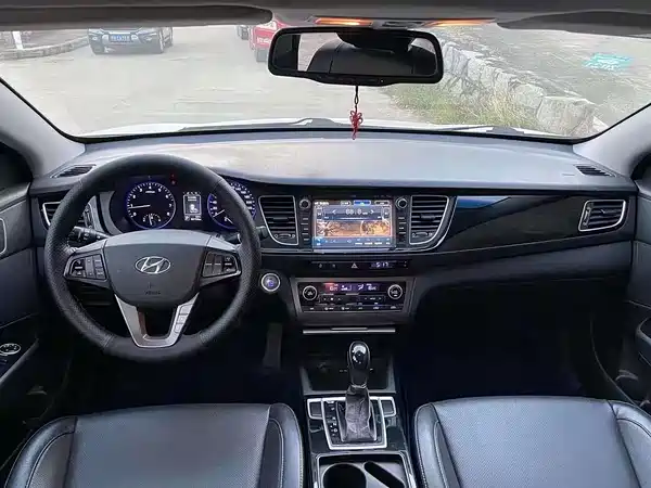 Hyundai Mistra 2014