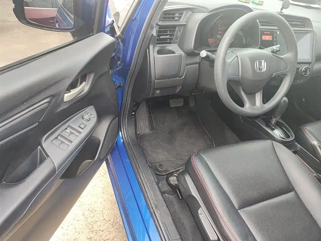 Honda Fit 2017 — фото 16