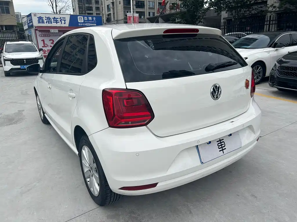 Volkswagen Polo 2015 — фото 4