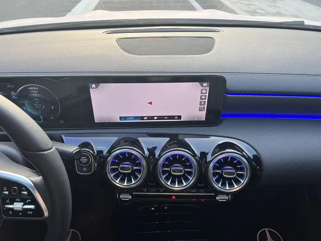 Mercedes-Benz A-Class 2022 — фото 13