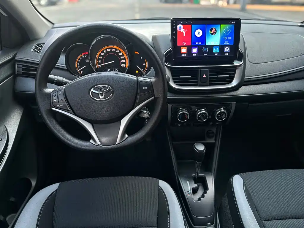 Toyota Yaris L 2022 — фото 11