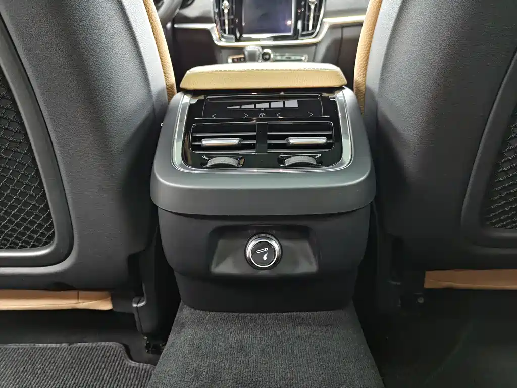 Volvo V90 2019 — фото 18