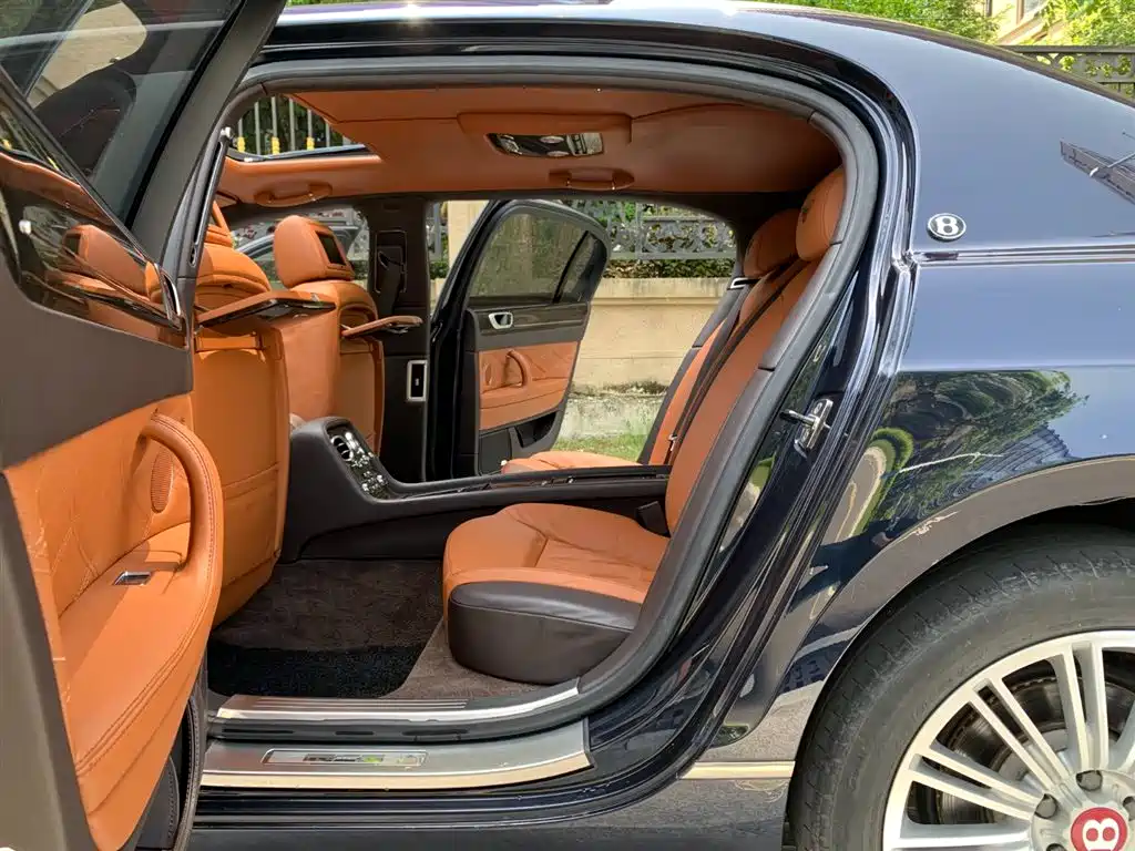 Bentley Flying Spur 2013 — фото 12