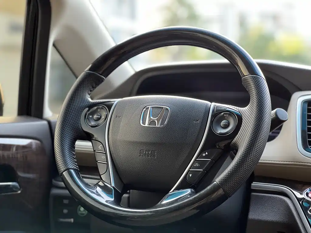 Honda Odyssey 2015 — фото 22