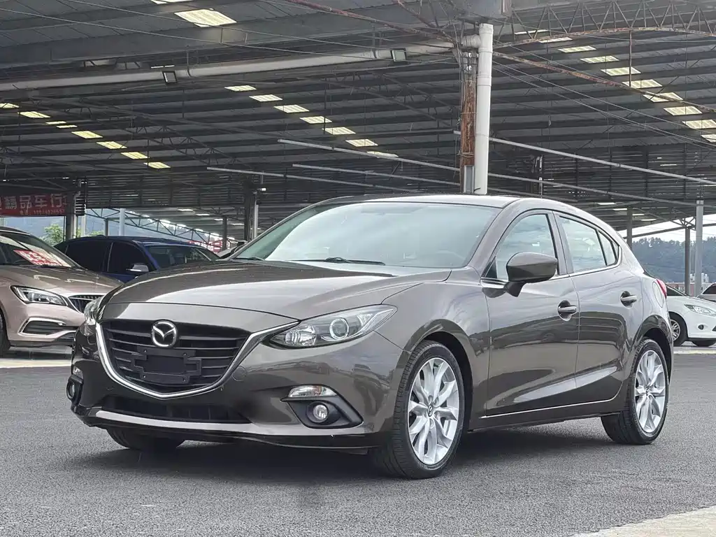Mazda 3 Axela 2015 — фото 1