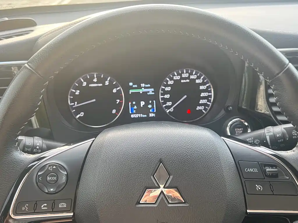 Mitsubishi Outlander 2020 — фото 12