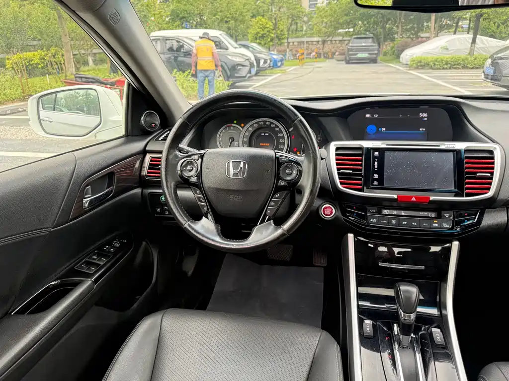 Honda Accord 2016 — фото 6