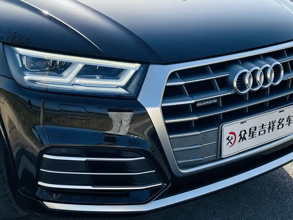 Audi Q5L 2020 — фото 21