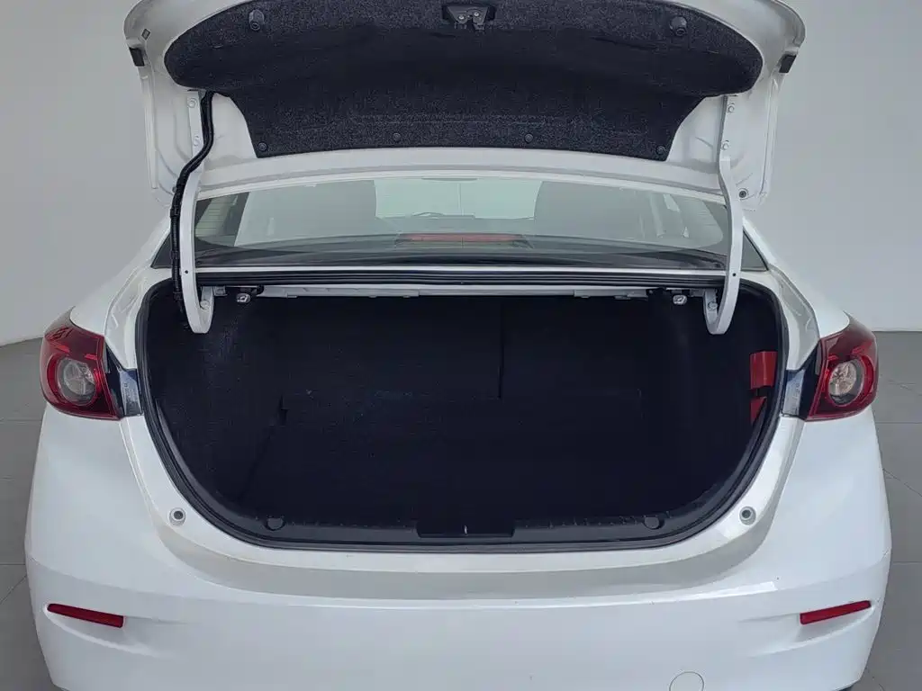 Mazda 3 Axela 2015 — фото 16