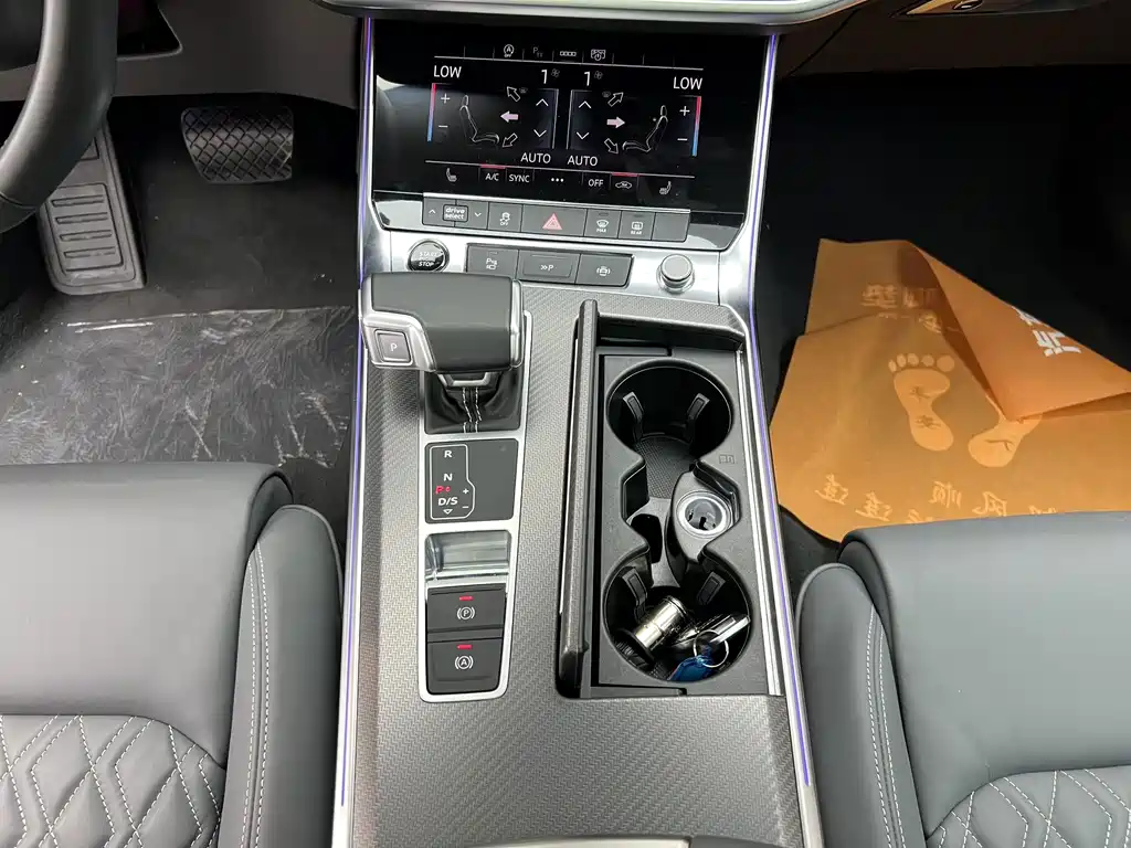 Audi A7L 2025 — фото 19
