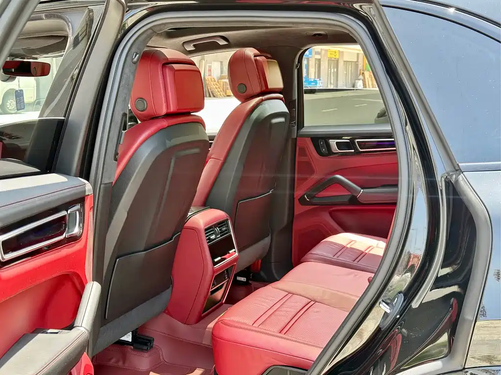 Porsche Cayenne 2023