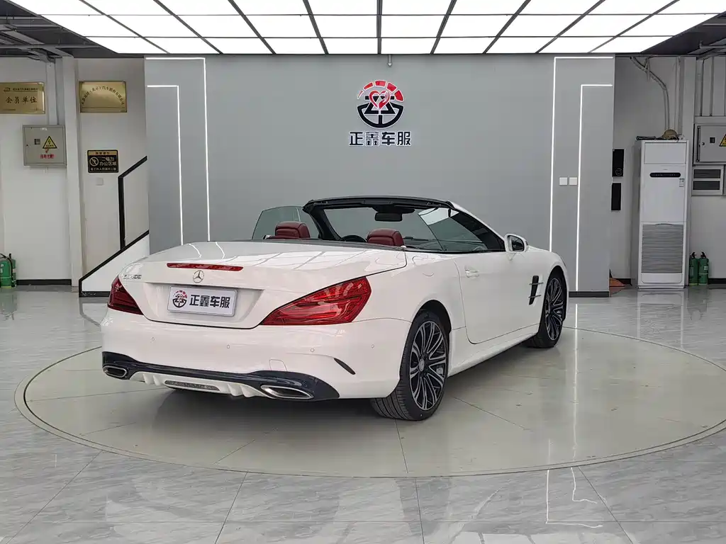 Mercedes-Benz SL-Class 2017 — фото 13